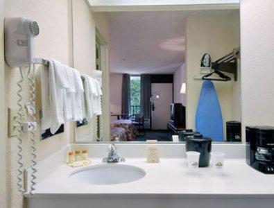 Days Inn Lake Norman Корнеліус Номер фото