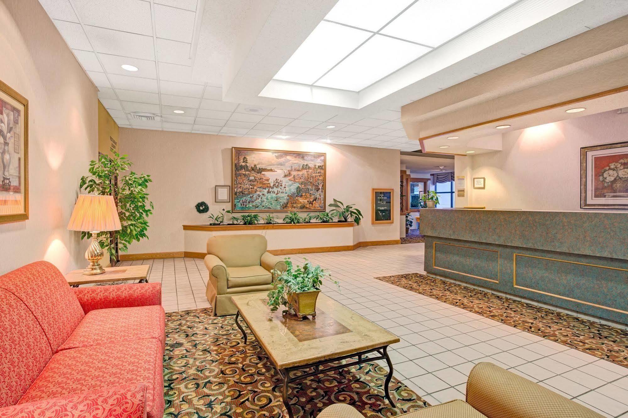 Days Inn Lake Norman Корнеліус Екстер'єр фото