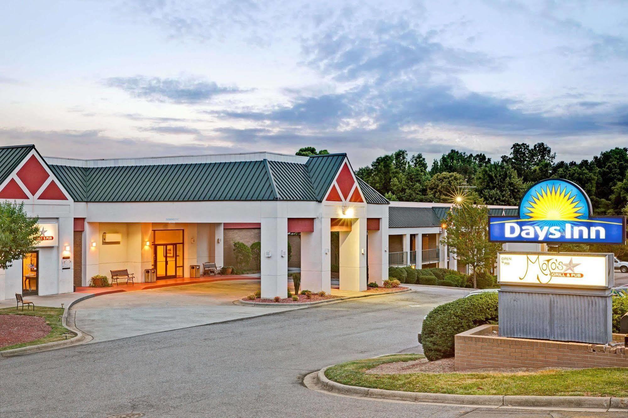 Days Inn Lake Norman Корнеліус Екстер'єр фото