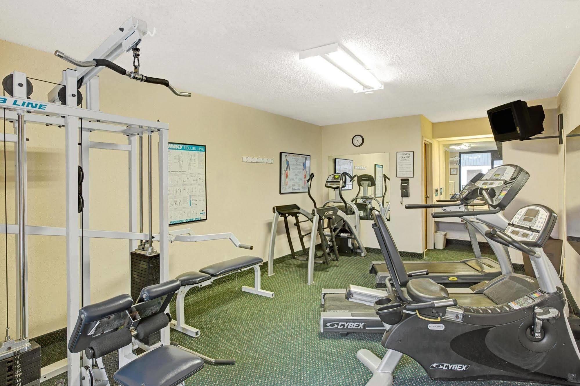 Days Inn Lake Norman Корнеліус Екстер'єр фото