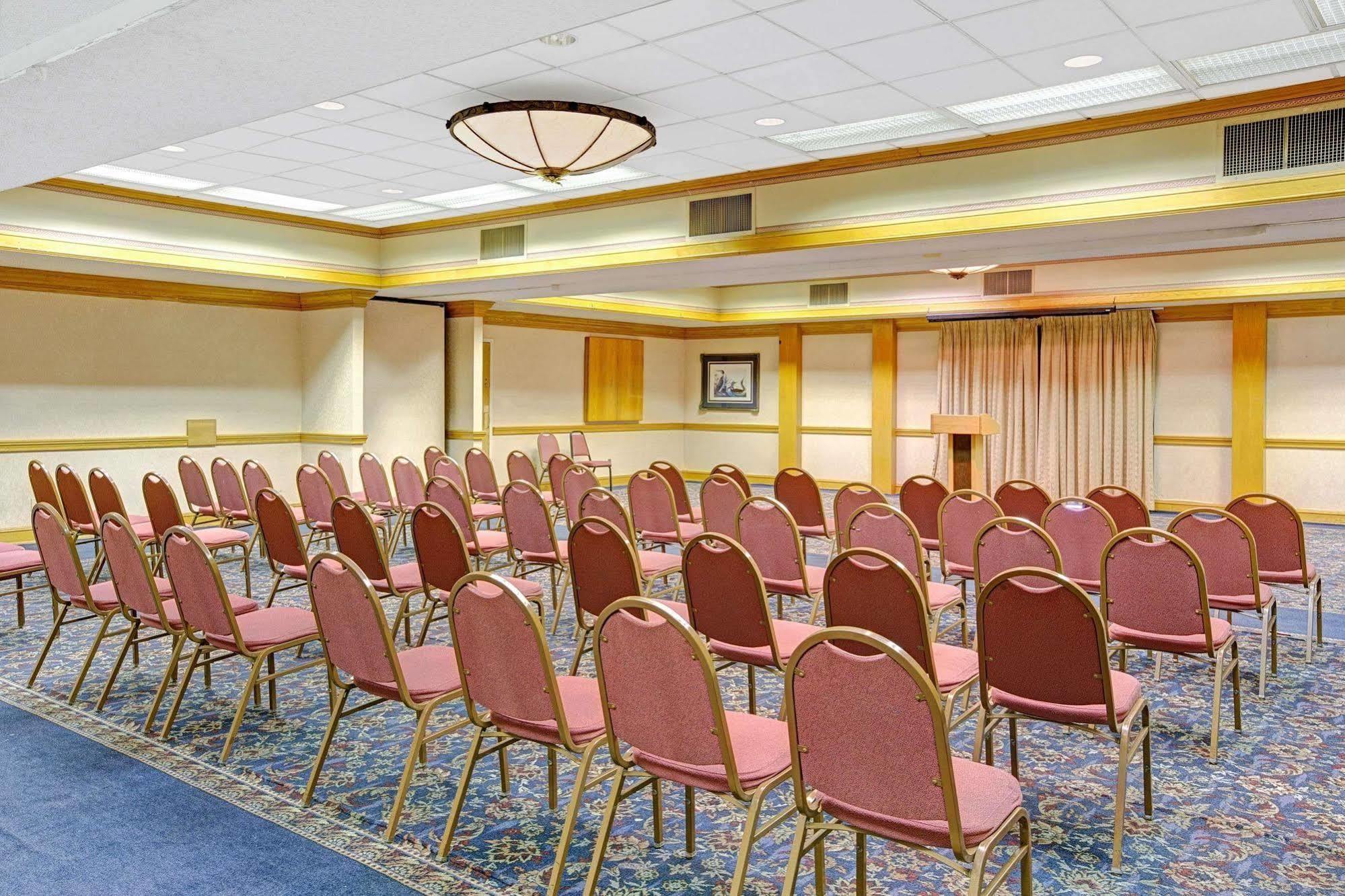 Days Inn Lake Norman Корнеліус Екстер'єр фото