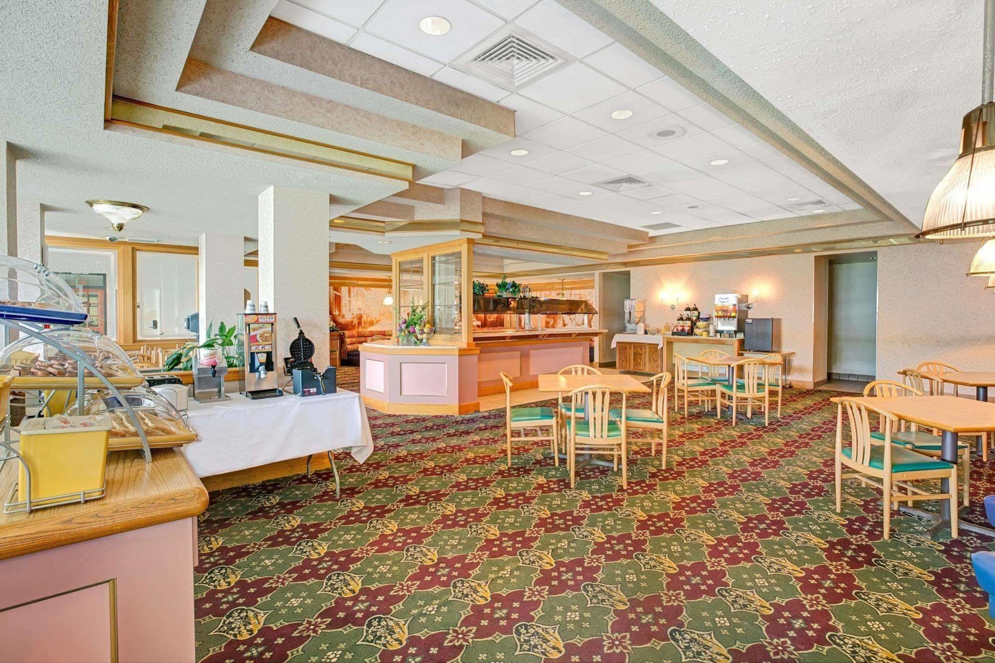 Days Inn Lake Norman Корнеліус Екстер'єр фото
